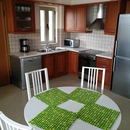 Beach View Apartment *